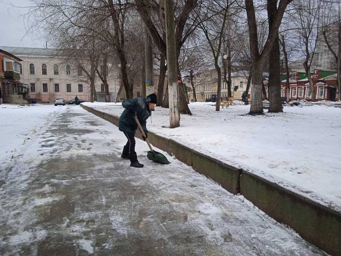 2089 робітників комунальних підприємств залучені у роботах з прибирання снігу в місті Харкові